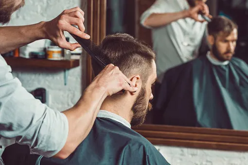 Coupe classique et barbe pour marié à Saint-Pierre, Saint-Pierre, L'artiste "The Next Cut"